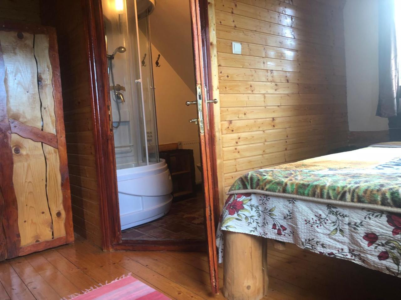 Hot Tub Chalet Retreat Villa Braşov Buitenkant foto