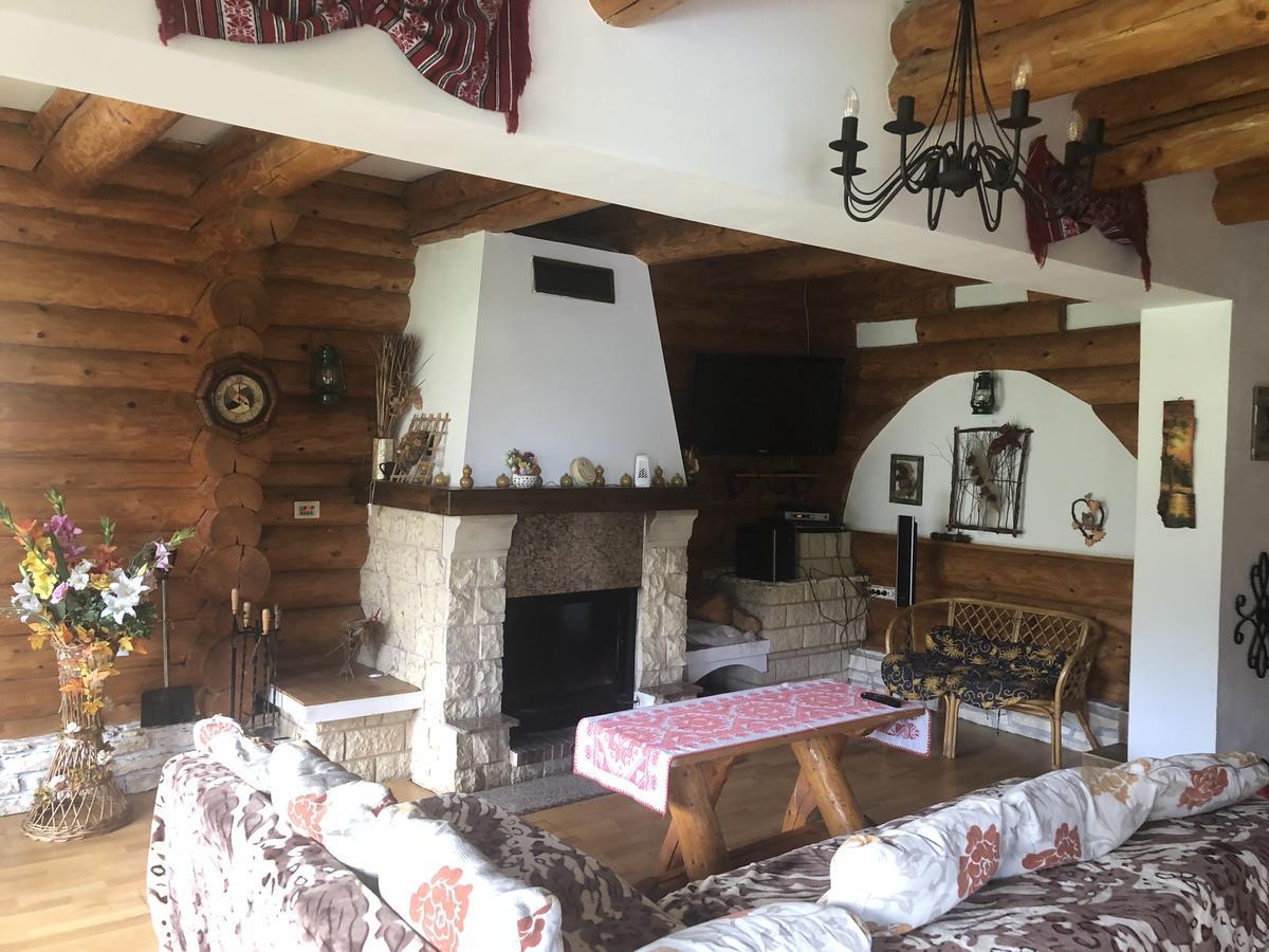 Hot Tub Chalet Retreat Villa Braşov Buitenkant foto